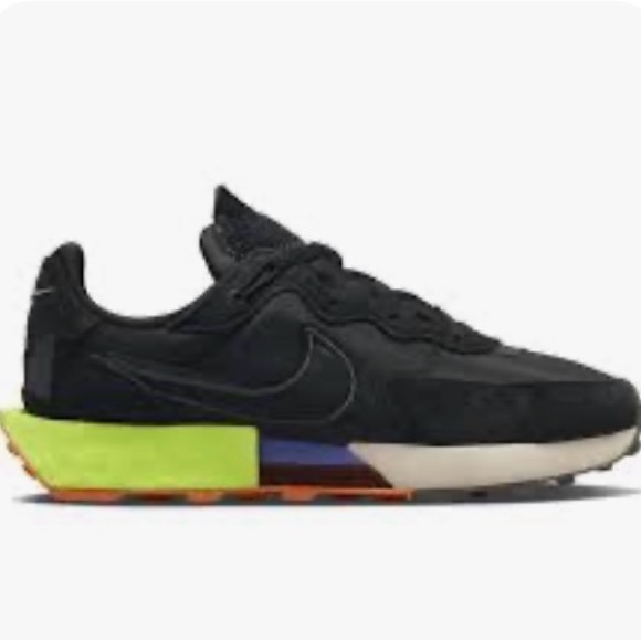 NIKE WOMENS FONTANKA WAFFLE (BLACK/VOLT/ANTHRACITE). They are very pretty size 5 - Picture 1 of 3